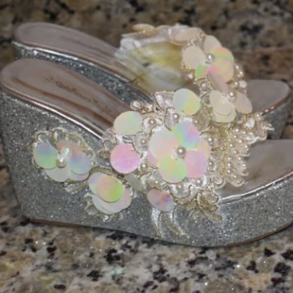 IDIFU Shoes - IDIFU Women's Comfy Flowers High Heels Wedge Platform Summer Sandals 6.5